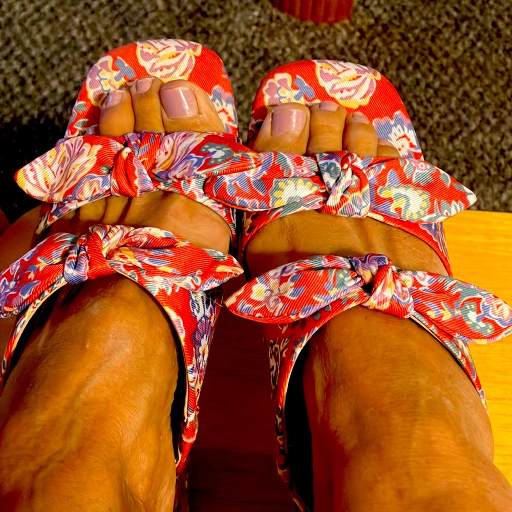 Cute floral pattern slide in healed shoe